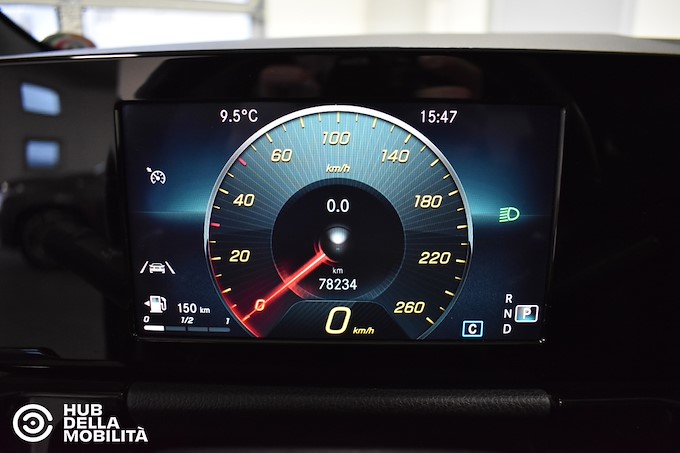 MERCEDES-BENZ GLA 200 d Automatic Premium